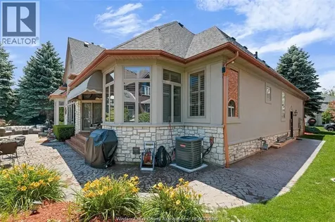 490 Shoreview Windsor ON N8P 1M7