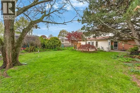 167 Darlington Drive Hamilton ON L9C 2M4