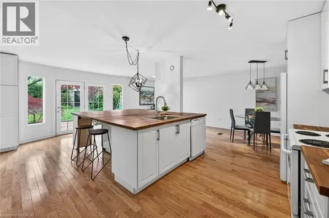 167 Darlington Drive Hamilton ON L9C 2M4