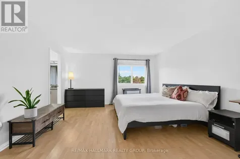 45 Birchbank Crescent Ottawa ON K2M 2J8