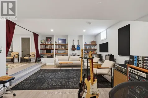1583 Maxime Street Ottawa ON K1B 3K9
