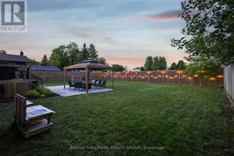 1583 Maxime Street Ottawa ON K1B 3K9