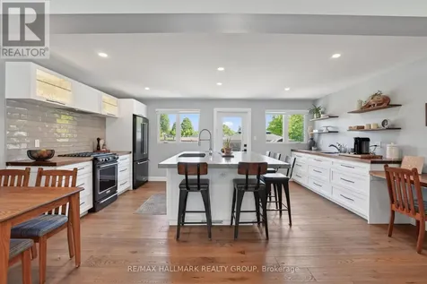 1583 Maxime Street Ottawa ON K1B 3K9