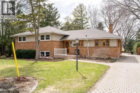 15 Detroit Drive Chatham ON N7M 2M2
