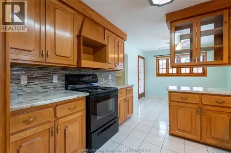 15 Detroit Drive Chatham ON N7M 2M2