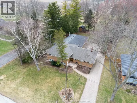 15 Detroit Drive Chatham ON N7M 2M2