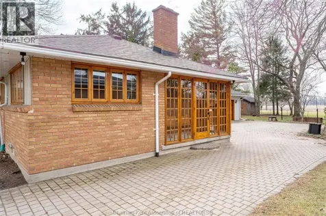 15 Detroit Drive Chatham ON N7M 2M2