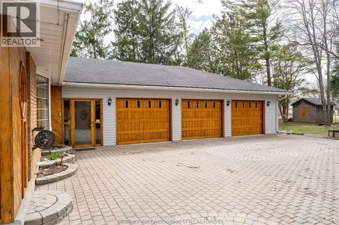 15 Detroit Drive Chatham ON N7M 2M2