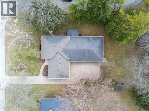 15 Detroit Drive Chatham ON N7M 2M2
