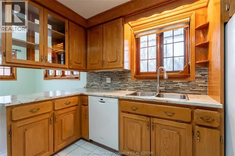 15 Detroit Drive Chatham ON N7M 2M2