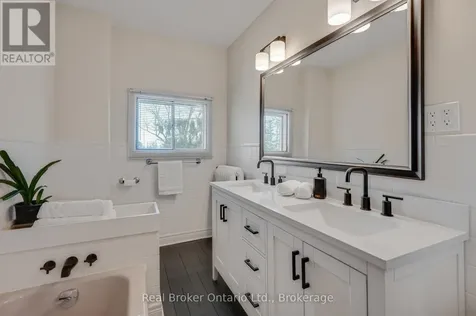 739 Colborne Street Brantford ON N3S 3R9