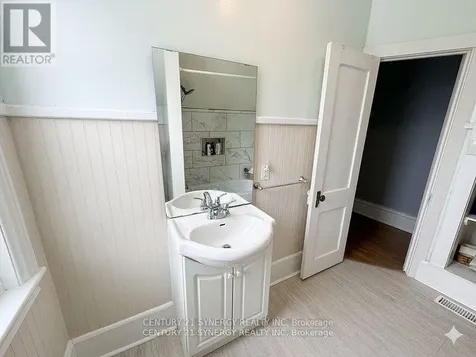 25 Kensington Avenue Smiths Falls ON K7A 2K6