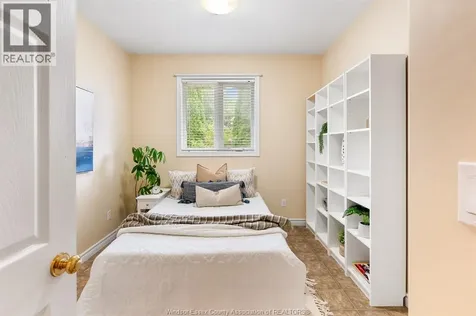 15 Oakgrove Lane Chatham ON N7L 5R9