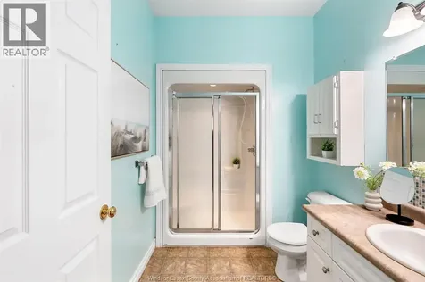 15 Oakgrove Lane Chatham ON N7L 5R9