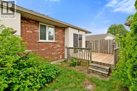15 Oakgrove Lane Chatham ON N7L 5R9