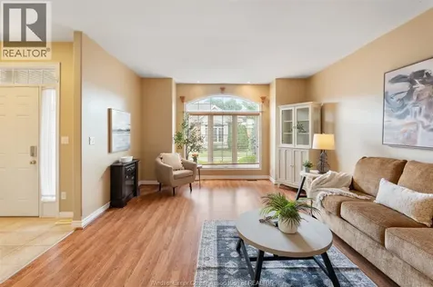 15 Oakgrove Lane Chatham ON N7L 5R9