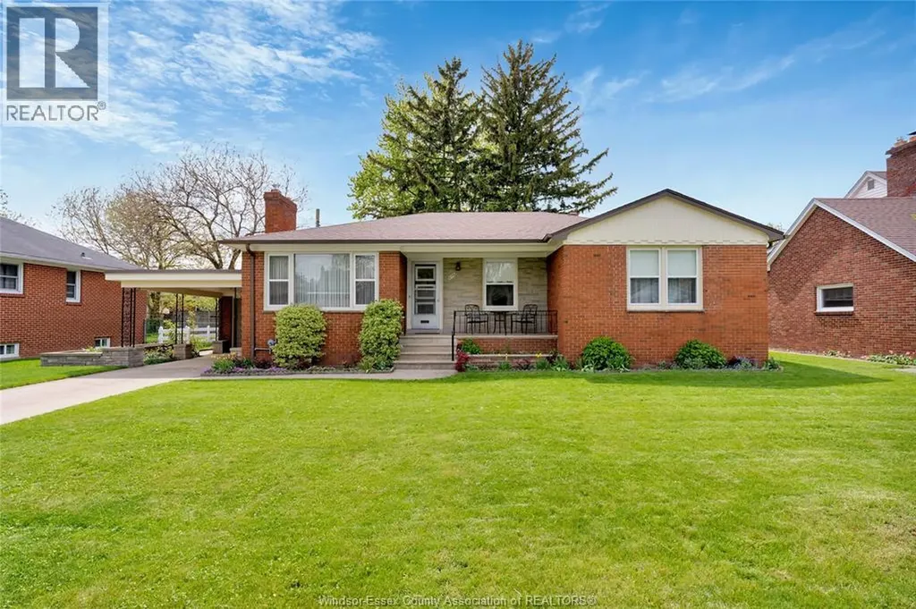 273 Henkel Place Windsor ON N8Y 2E8