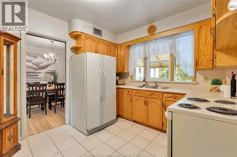 273 Henkel Place Windsor ON N8Y 2E8