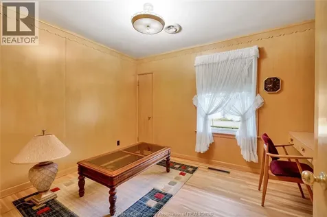 273 Henkel Place Windsor ON N8Y 2E8