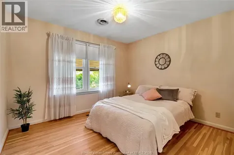 273 Henkel Place Windsor ON N8Y 2E8