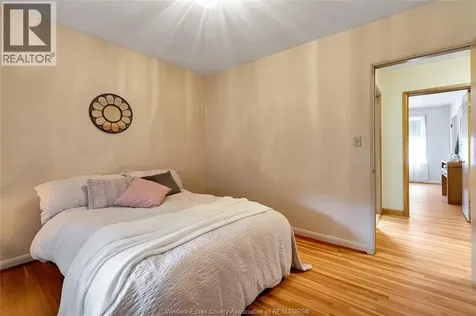 273 Henkel Place Windsor ON N8Y 2E8
