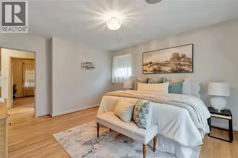 273 Henkel Place Windsor ON N8Y 2E8
