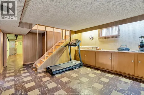 273 Henkel Place Windsor ON N8Y 2E8