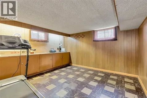 273 Henkel Place Windsor ON N8Y 2E8