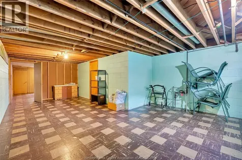 273 Henkel Place Windsor ON N8Y 2E8