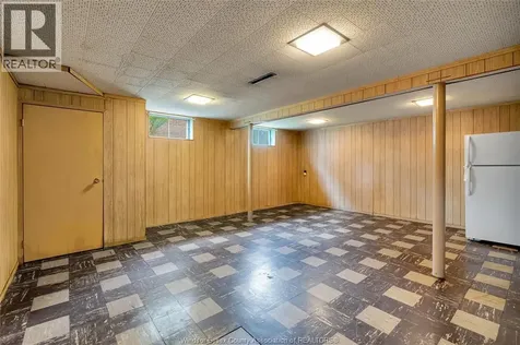 273 Henkel Place Windsor ON N8Y 2E8