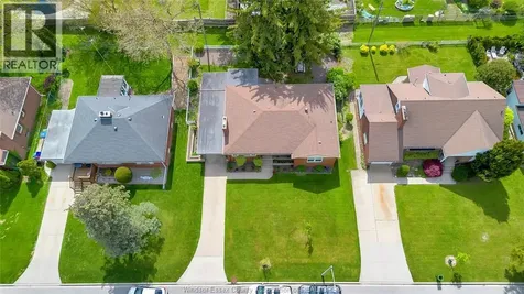 273 Henkel Place Windsor ON N8Y 2E8