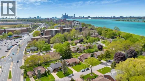 273 Henkel Place Windsor ON N8Y 2E8