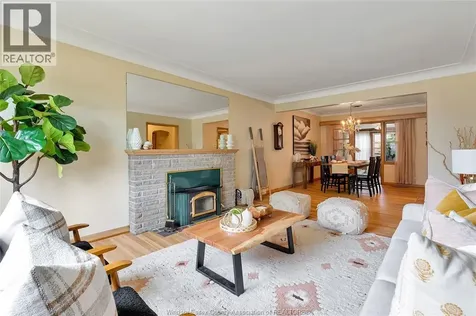 273 Henkel Place Windsor ON N8Y 2E8