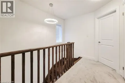 8 Dayman Drive Ancaster ON L9K 0J9
