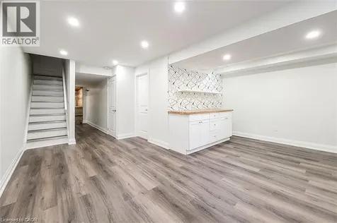 8 Dayman Drive Ancaster ON L9K 0J9