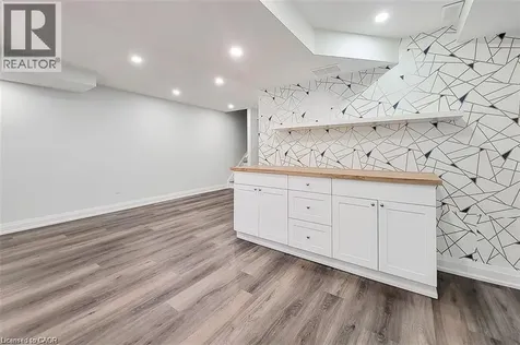 8 Dayman Drive Ancaster ON L9K 0J9
