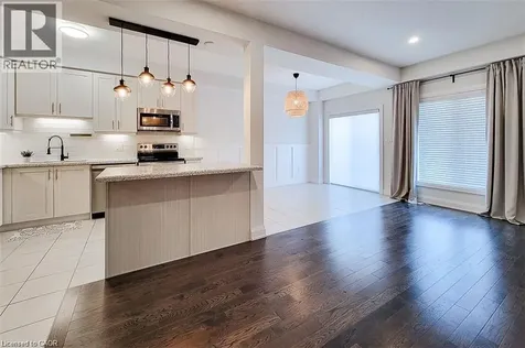 8 Dayman Drive Ancaster ON L9K 0J9