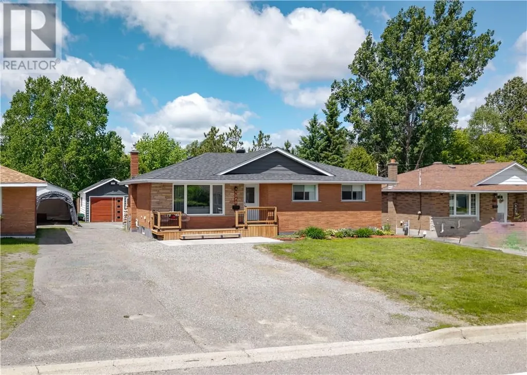 1379 Gary Avenue Sudbury ON P3A 5H6