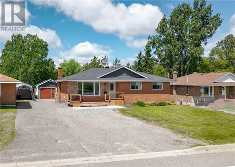 1379 Gary Avenue Sudbury ON P3A 5H6