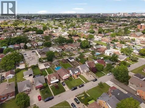 1527 Benjamin Avenue Windsor ON N8X 4N3