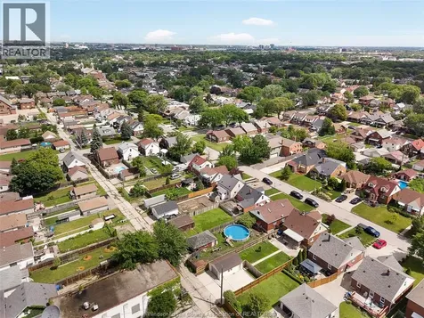 1527 Benjamin Avenue Windsor ON N8X 4N3