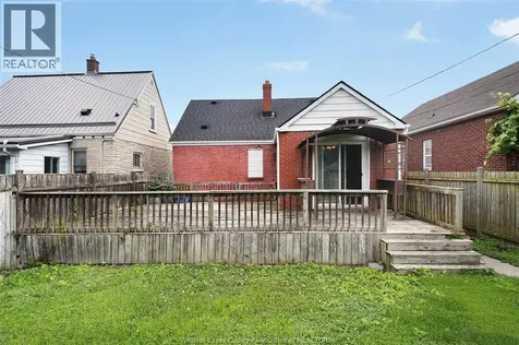 1527 Benjamin Avenue Windsor ON N8X 4N3