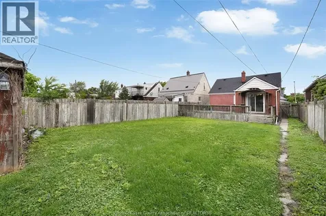 1527 Benjamin Avenue Windsor ON N8X 4N3