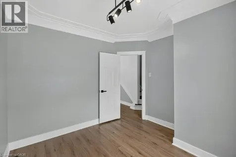 21 East Bend Avenue North Hamilton ON L8L 7E1