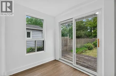 21 East Bend Avenue North Hamilton ON L8L 7E1