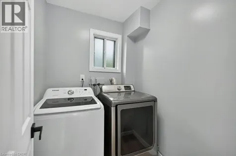 21 East Bend Avenue North Hamilton ON L8L 7E1