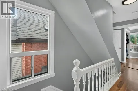 21 East Bend Avenue North Hamilton ON L8L 7E1