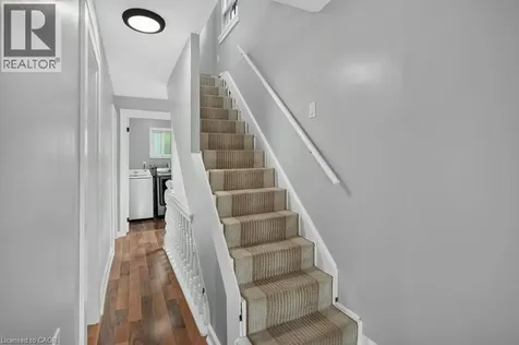 21 East Bend Avenue North Hamilton ON L8L 7E1