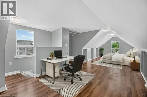 21 East Bend Avenue North Hamilton ON L8L 7E1