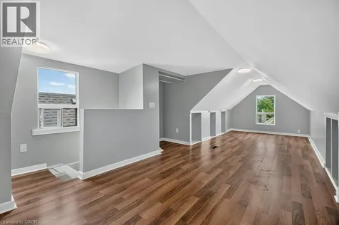21 East Bend Avenue North Hamilton ON L8L 7E1